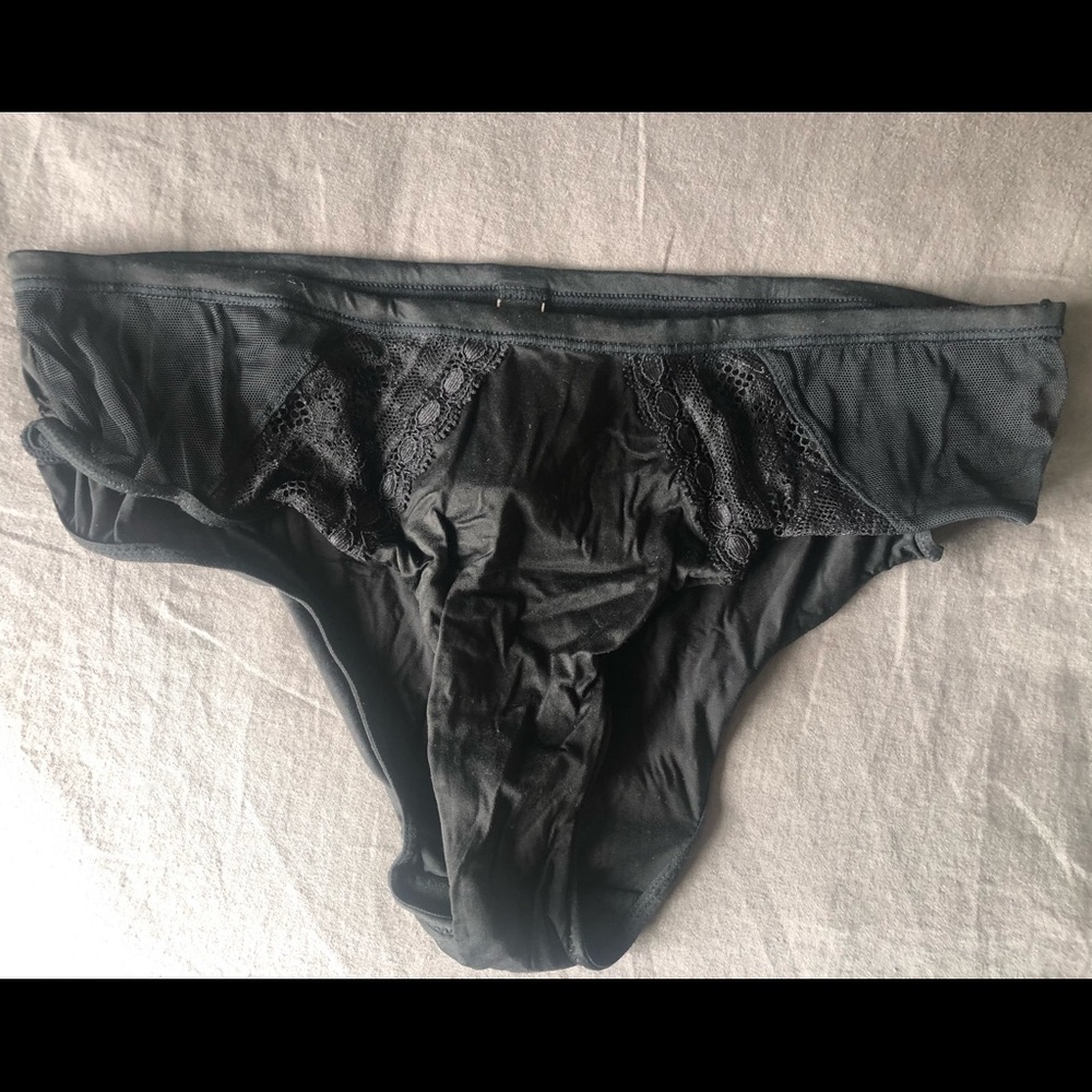 Set of 5 Victoria’s Secret - small black w/ lace bikini